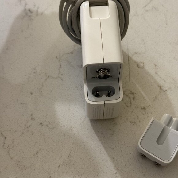 Apple Authentic MacBook Pro 60W MagSafe Power Adapter Charger A1344 A/12378EA - Picture 7 of 9